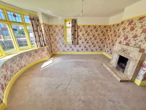 Lounge- click for photo gallery